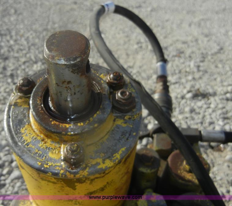 image for item T9615 (2) Meyers Quik Lift jacks for snow plows