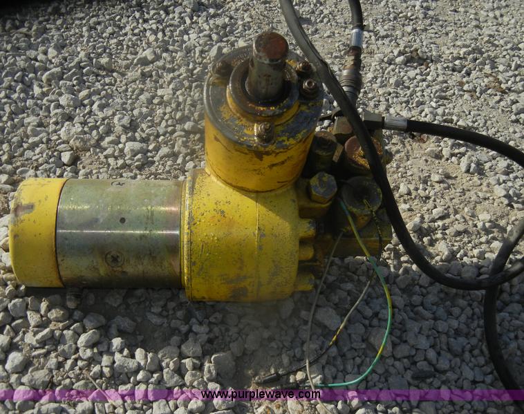 image for item T9615 (2) Meyers Quik Lift jacks for snow plows