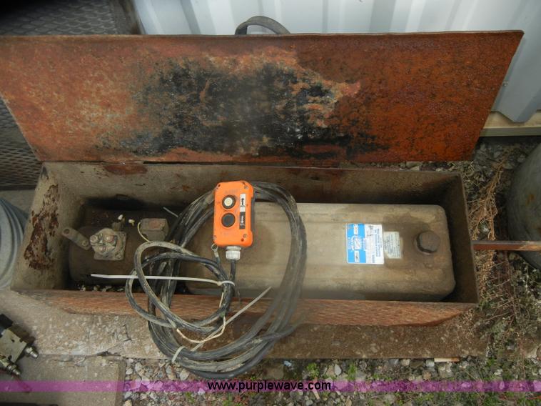 image for item T9619 Shop built 10' dump bed