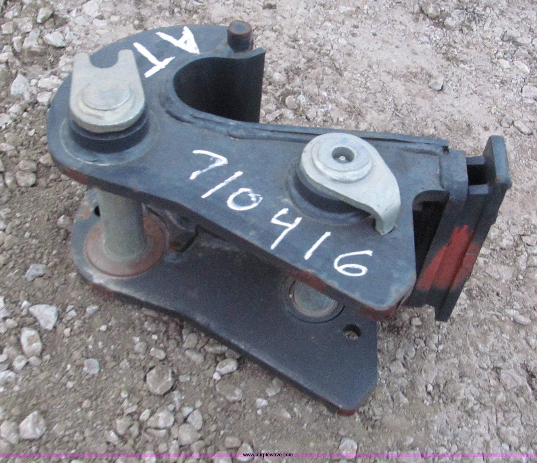 Bobcat quick attach for excavator buckets in Olathe, KS Item E5784