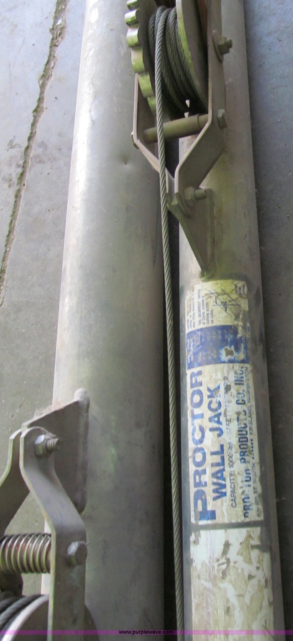 (3) Proctor wall jacks in Lone Jack, MO Item E5793 sold Purple Wave