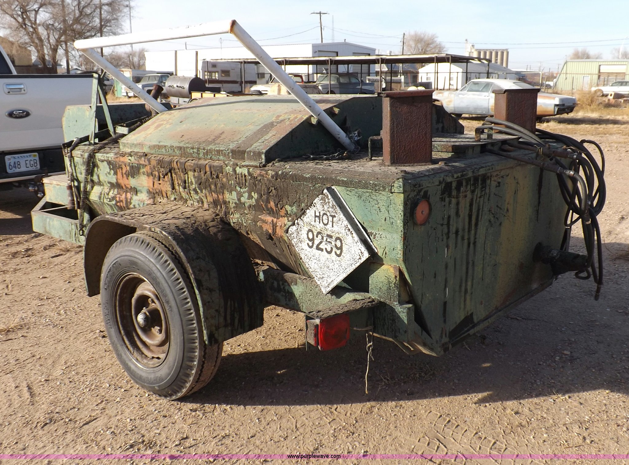 Reeves mobile asphalt kettle in Liberal, KS Item F6345 sold Purple Wave