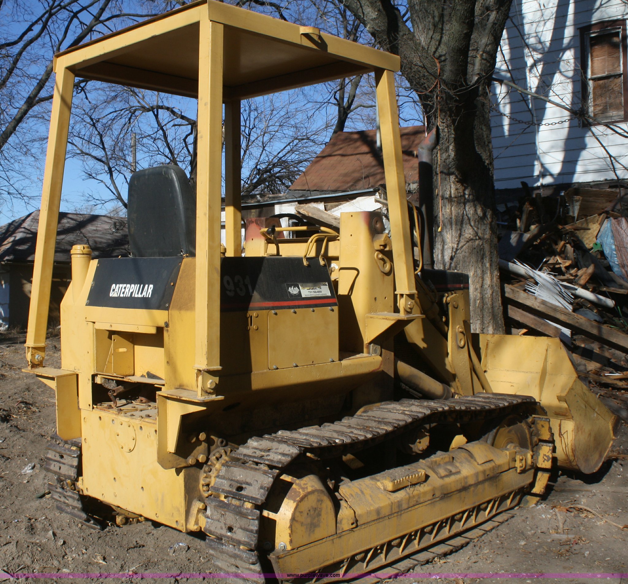 Caterpillar 931 track loader in Lawrence, KS Item O9880 sold Purple