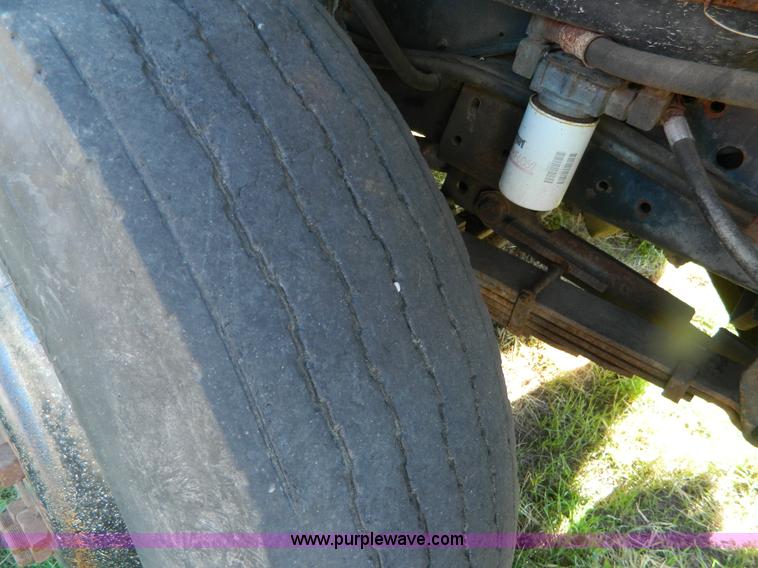 image for item B3988 1986 International S1700 dump truck