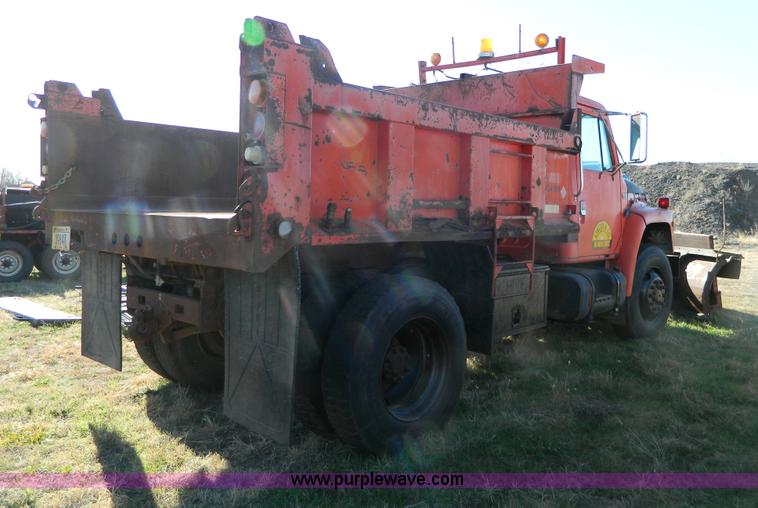 image for item B3988 1986 International S1700 dump truck