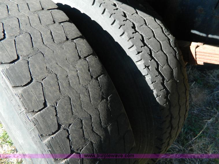 image for item B3988 1986 International S1700 dump truck