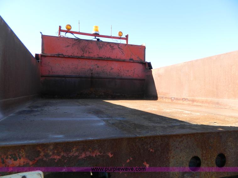 image for item B3988 1986 International S1700 dump truck