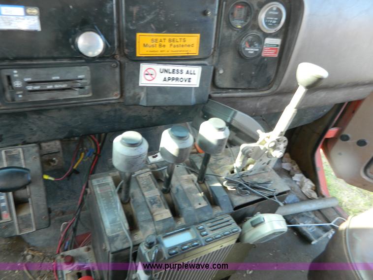 image for item B3988 1986 International S1700 dump truck