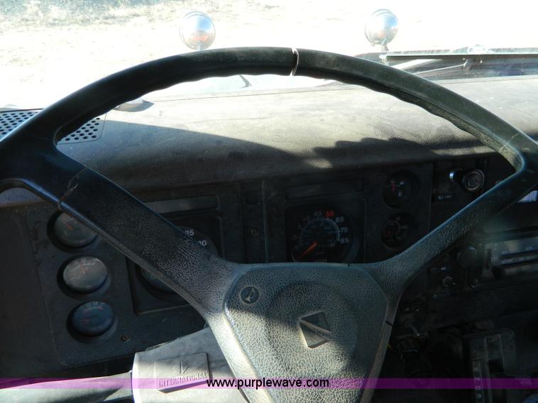 image for item B3988 1986 International S1700 dump truck