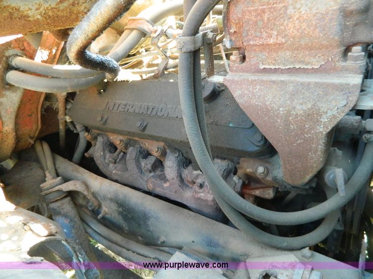 image for item B3988 1986 International S1700 dump truck