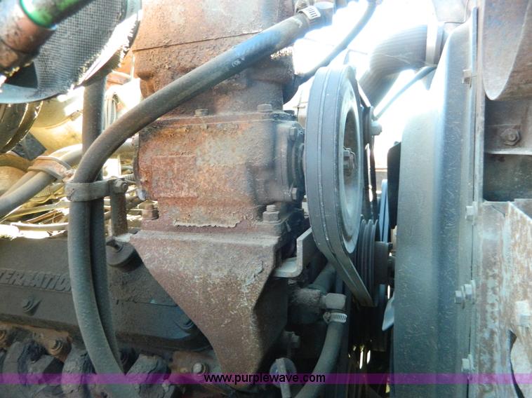 image for item B3988 1986 International S1700 dump truck