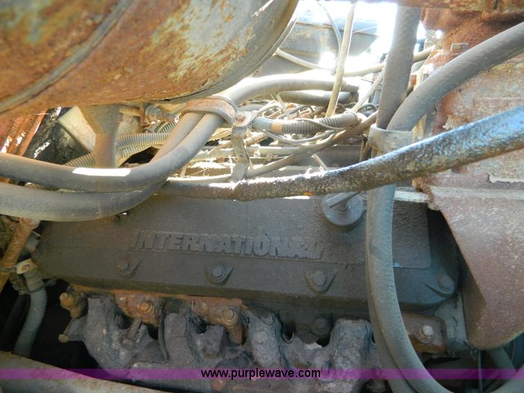 image for item B3988 1986 International S1700 dump truck