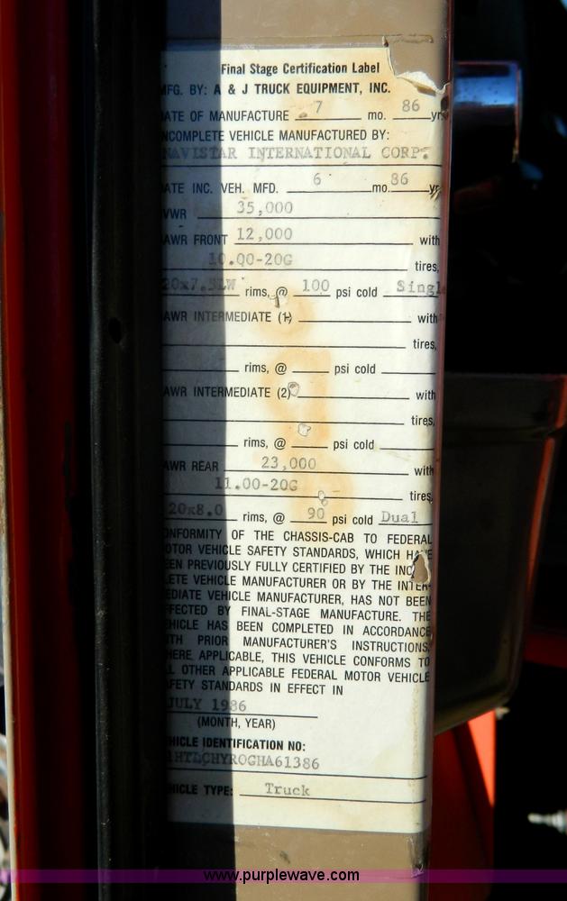 image for item B3989 1986 International S1700 dump truck