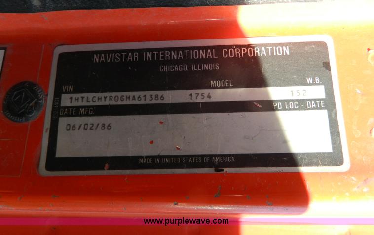 image for item B3989 1986 International S1700 dump truck