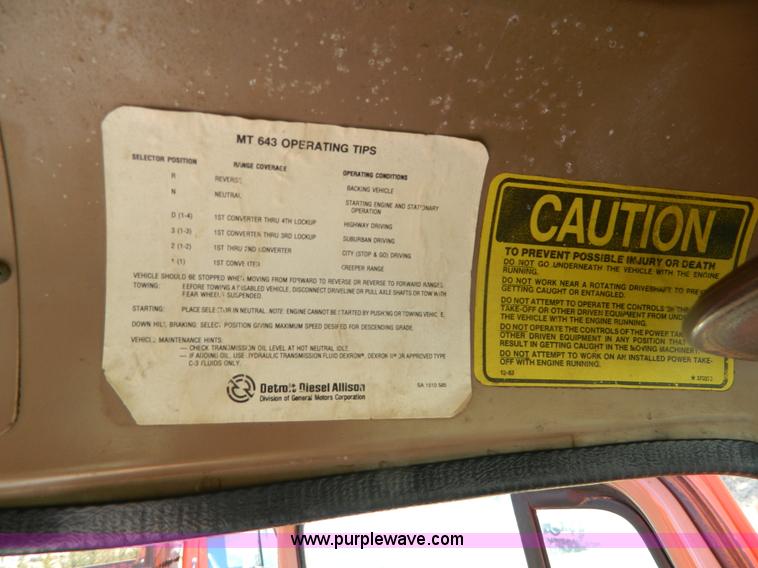 image for item B3989 1986 International S1700 dump truck