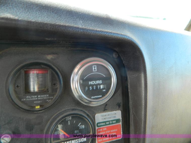 image for item B3989 1986 International S1700 dump truck