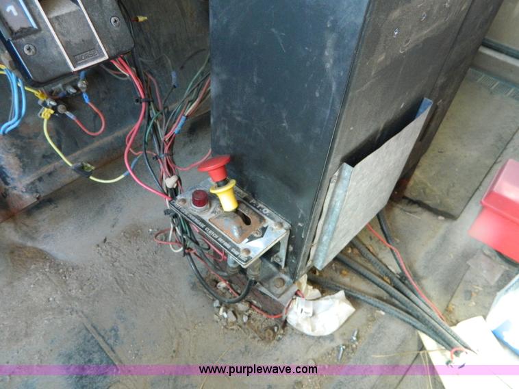 image for item B3989 1986 International S1700 dump truck