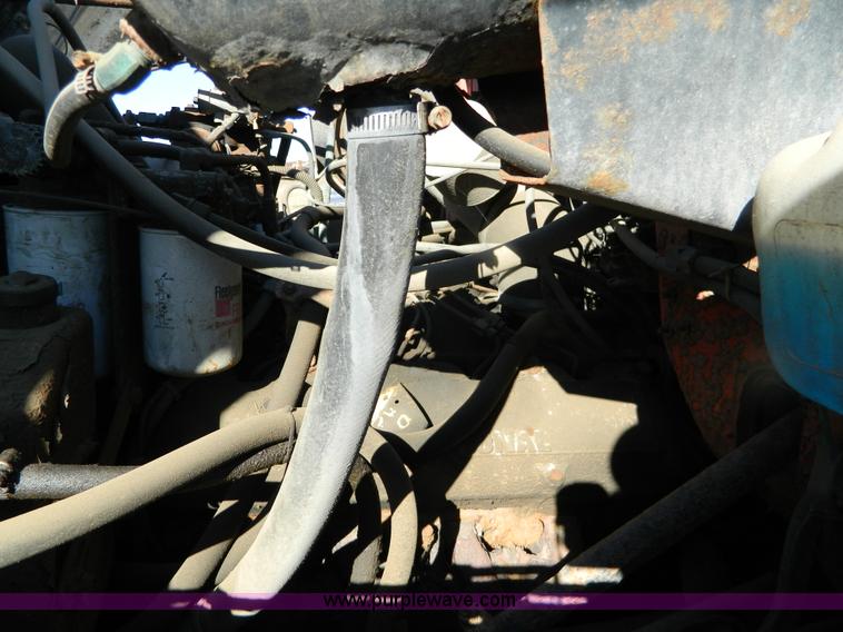 image for item B3989 1986 International S1700 dump truck