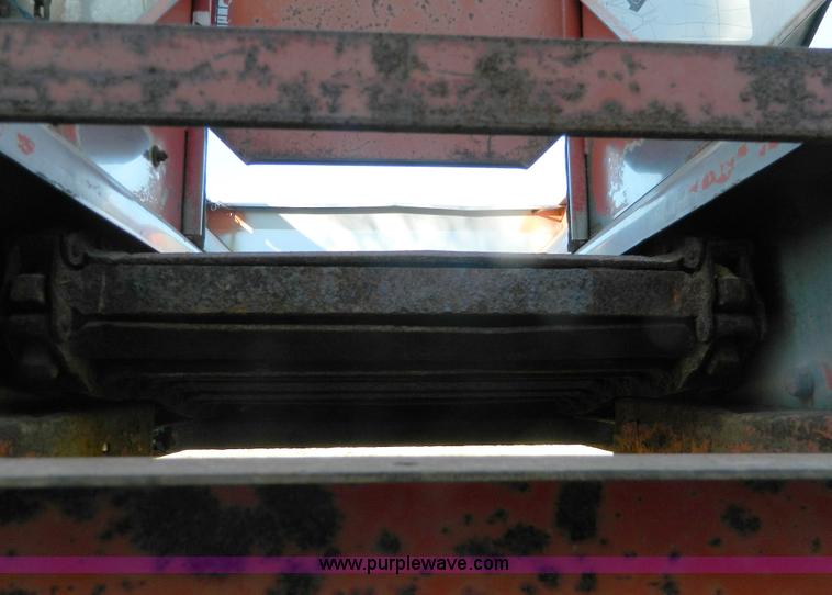 image for item B3989 1986 International S1700 dump truck