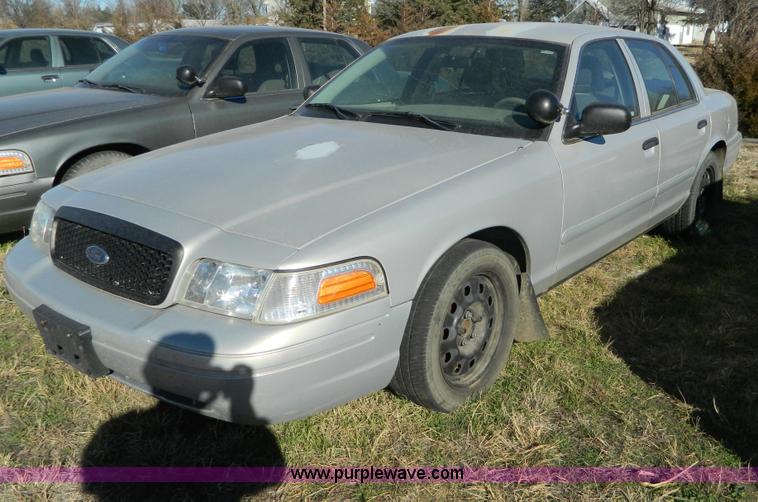 image for item B3992 2006 Ford Crown Victoria Police Interceptor