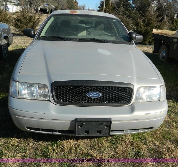 image for item B3992 2006 Ford Crown Victoria Police Interceptor