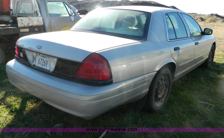 image for item B3992 2006 Ford Crown Victoria Police Interceptor