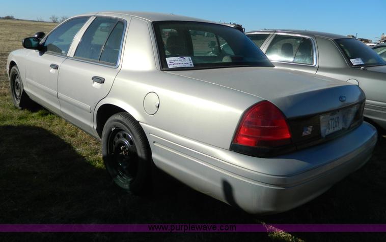 image for item B3992 2006 Ford Crown Victoria Police Interceptor