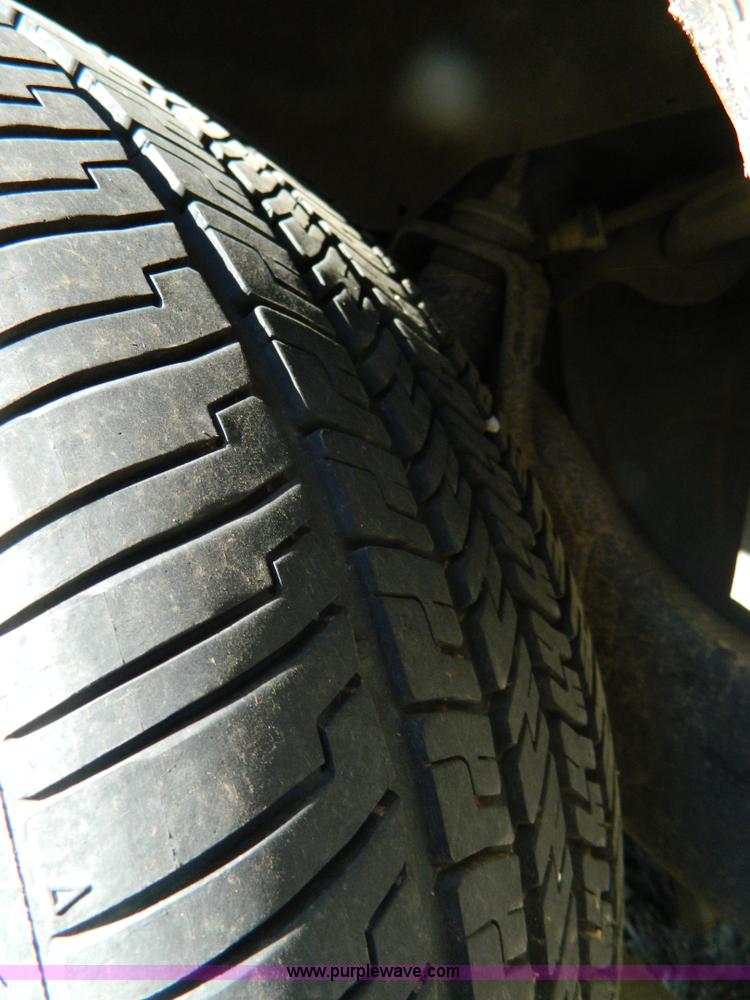 image for item B3992 2006 Ford Crown Victoria Police Interceptor