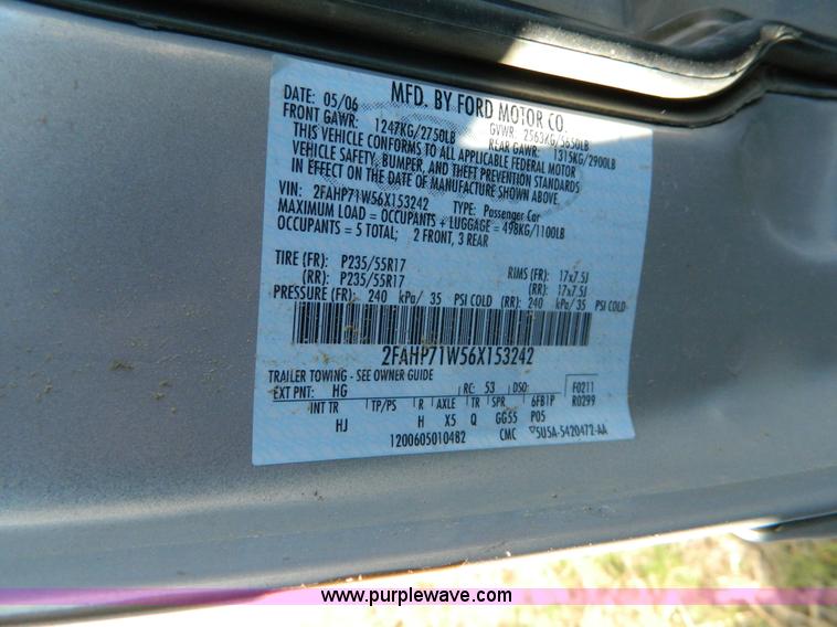 image for item B3992 2006 Ford Crown Victoria Police Interceptor