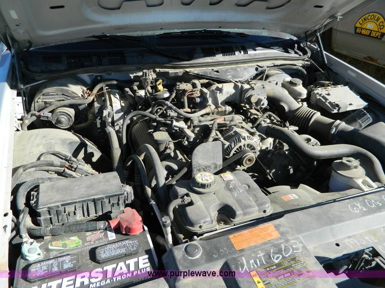 image for item B3992 2006 Ford Crown Victoria Police Interceptor