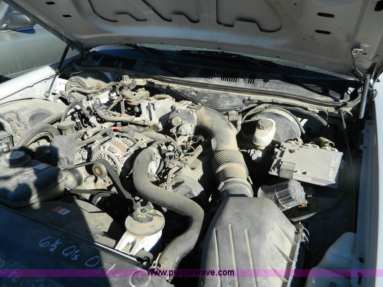 image for item B3992 2006 Ford Crown Victoria Police Interceptor