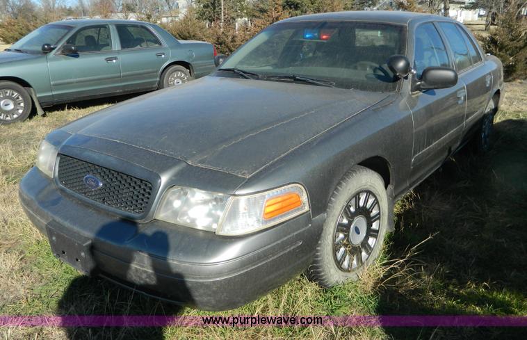 image for item B3993 2003 Ford Crown Victoria Police Interceptor