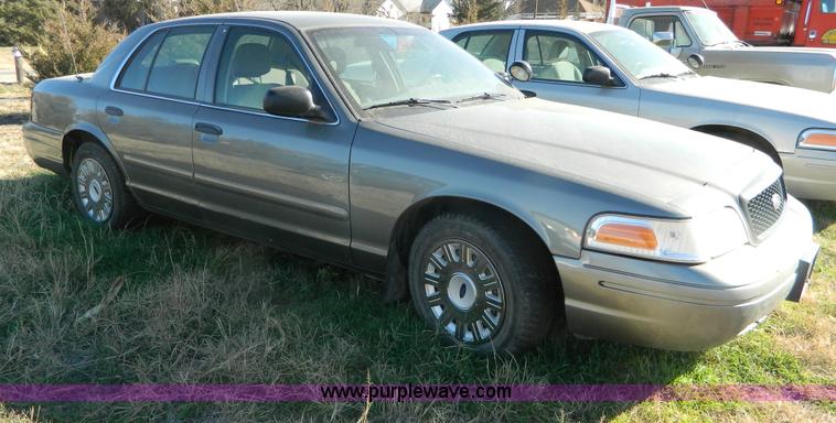 image for item B3993 2003 Ford Crown Victoria Police Interceptor