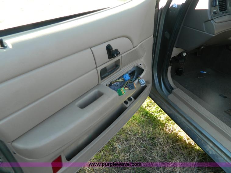 image for item B3993 2003 Ford Crown Victoria Police Interceptor