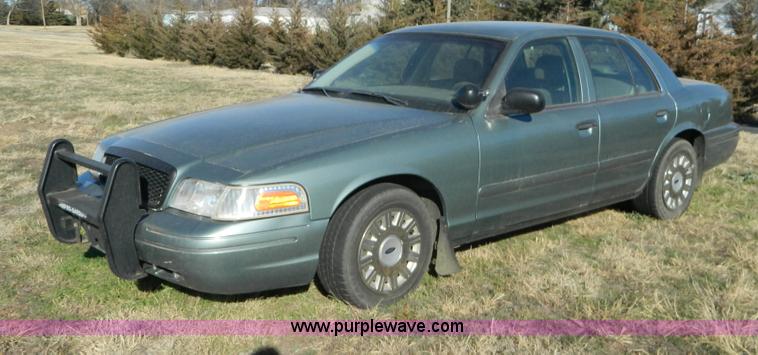 image for item B3994 2005 Ford Crown Victoria Police Interceptor