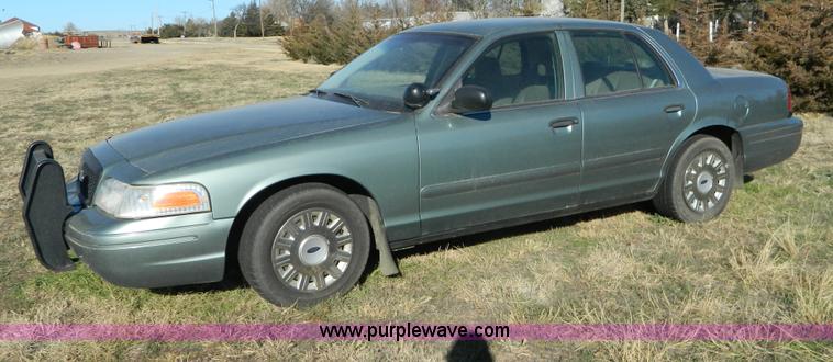 image for item B3994 2005 Ford Crown Victoria Police Interceptor