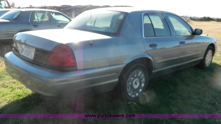 image for item B3994 2005 Ford Crown Victoria Police Interceptor