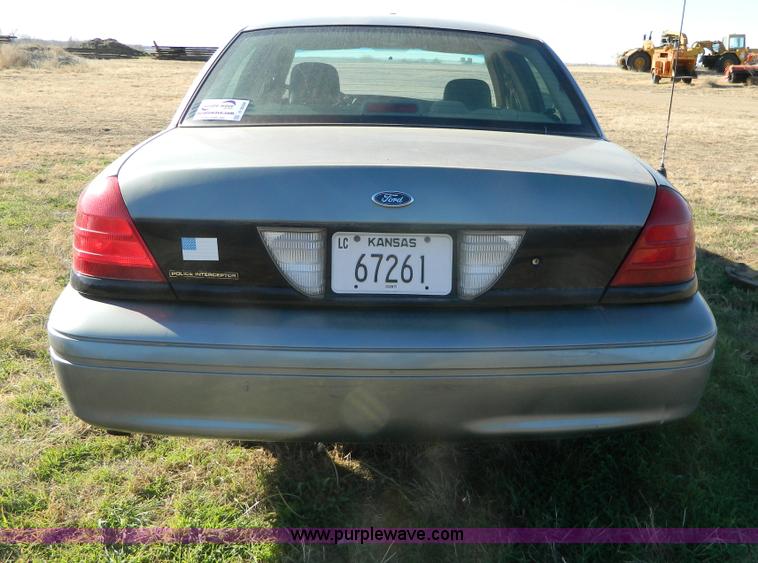 image for item B3994 2005 Ford Crown Victoria Police Interceptor