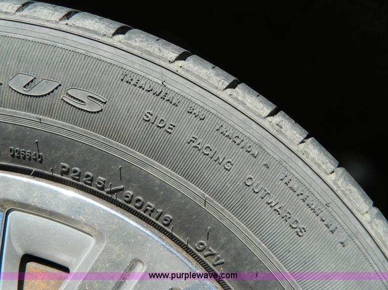 image for item B3994 2005 Ford Crown Victoria Police Interceptor