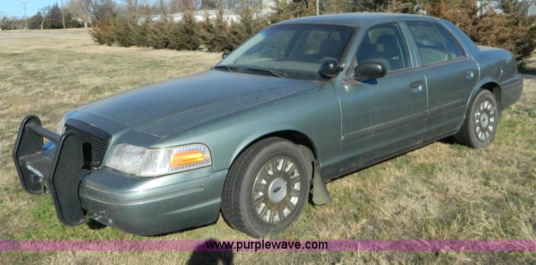 image for item B3994 2005 Ford Crown Victoria Police Interceptor