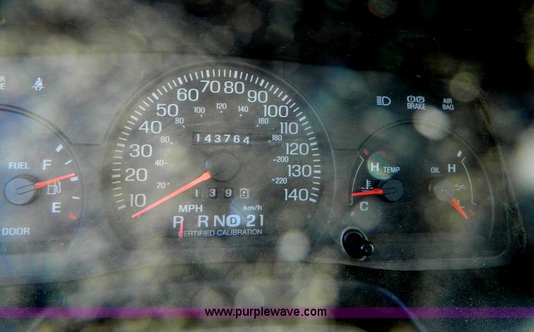 image for item B3994 2005 Ford Crown Victoria Police Interceptor