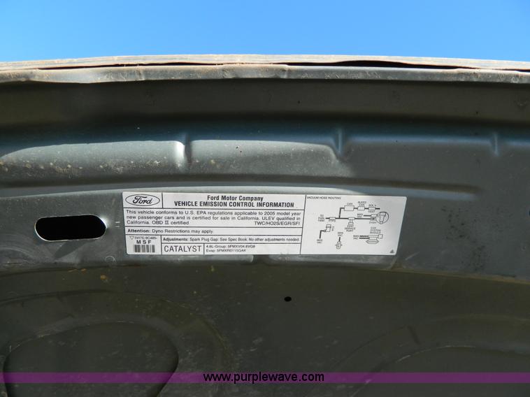 image for item B3994 2005 Ford Crown Victoria Police Interceptor