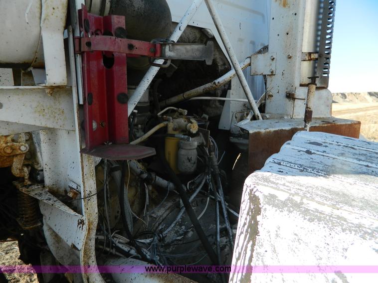 image for item B3996 1983 White Xpeditor 2 oiler truck