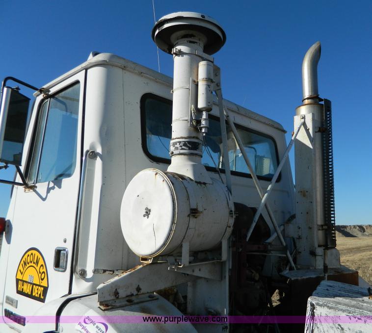 image for item B3996 1983 White Xpeditor 2 oiler truck