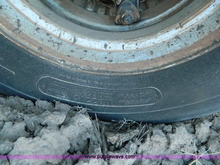 image for item B3996 1983 White Xpeditor 2 oiler truck