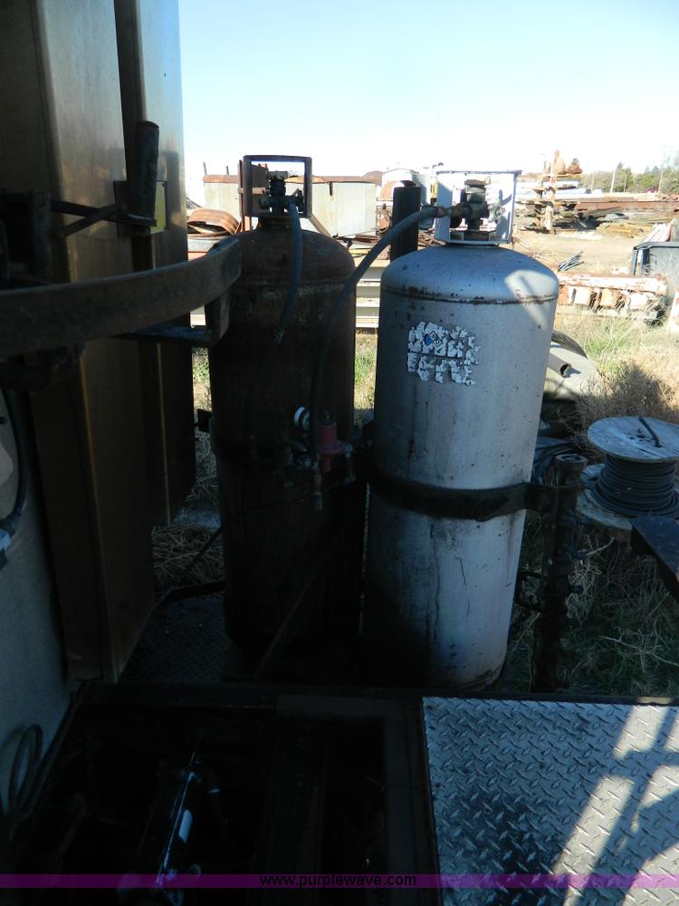 image for item B3996 1983 White Xpeditor 2 oiler truck