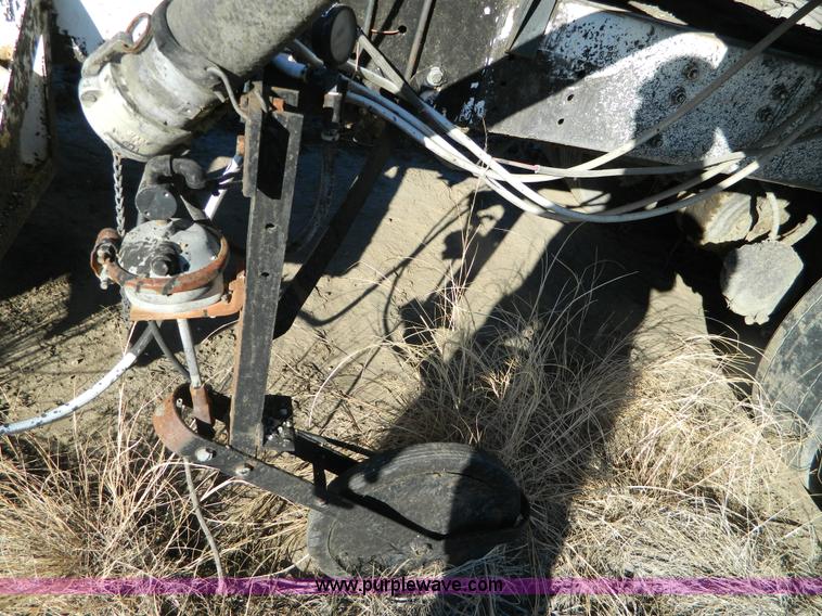 image for item B3996 1983 White Xpeditor 2 oiler truck