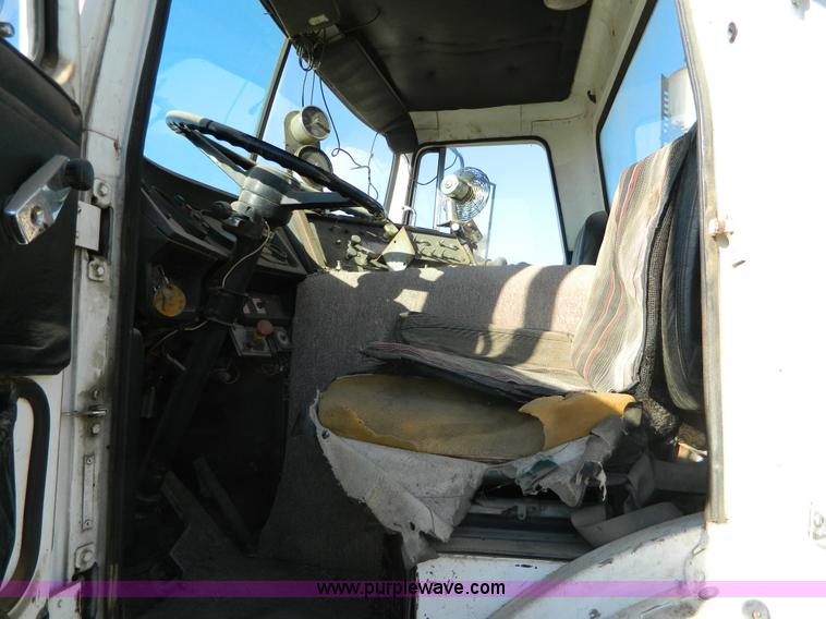 image for item B3996 1983 White Xpeditor 2 oiler truck
