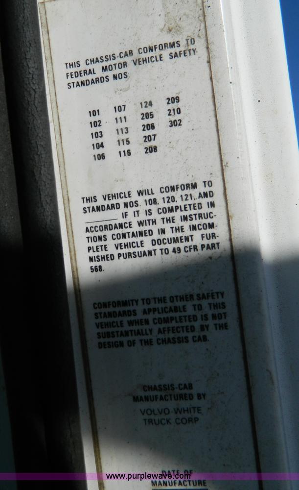 image for item B3996 1983 White Xpeditor 2 oiler truck