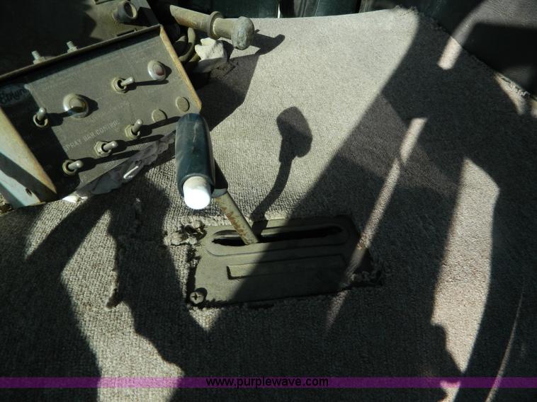 image for item B3996 1983 White Xpeditor 2 oiler truck